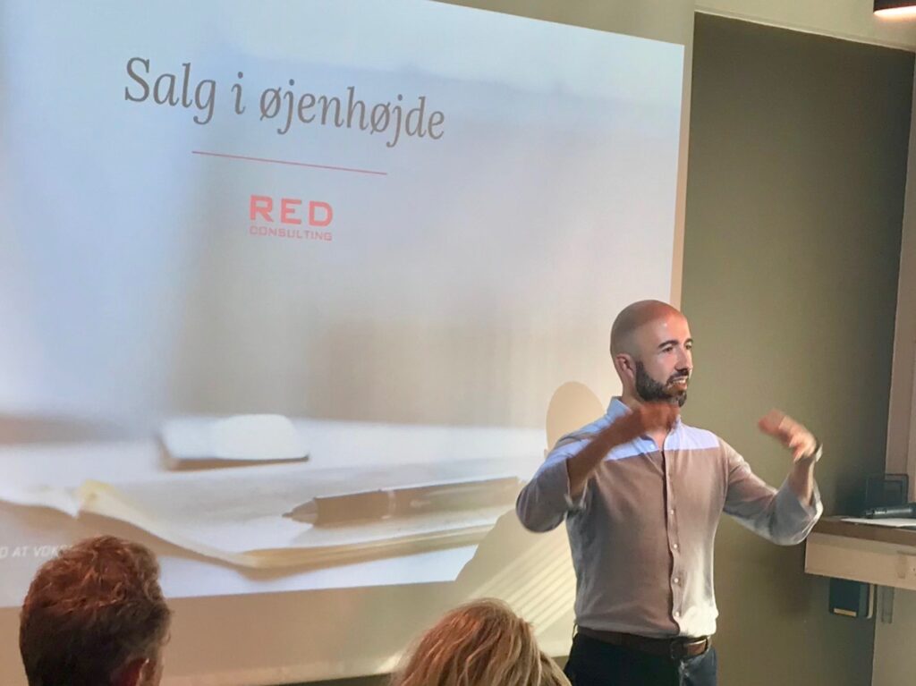 Reduan Arrahaoui var selv en del af eet af AKAs startup-programmer og han præsenterede mig for en helt ny måde at tænke kanvas-salg på. Foto: Julie Askholm Wonsild