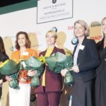 Vinderne af Womenomics Award 2019 blev badet i fotografernes blitzlys. Foto: Trine Askholm